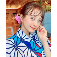 小松彩夏、夏の終わりを惜しみつつ浴衣ショット公開！ファン「萌え、萌え」「お似合いです」 画像