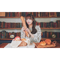 元櫻坂46・渡辺梨加、卒業後初のイベント！ファンに大好きなパンを手渡し!! 画像