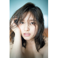 大和田南那、デビュー10周年記念写真集発売決定！秘蔵のセクシーカットが公開に 画像