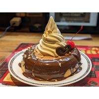 【実食】コメダ珈琲店が「ガーナミルク」とコラボ！シロノワールがチョコまみれ！ 画像