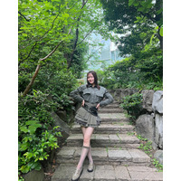 NMB48・眞鍋杏樹、膝上ミニスカコーデで抜群の美脚！「めっちゃ綺麗」「スタイル良すぎ」 画像