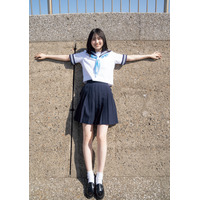 櫻坂46・的野美青、夏グラビアで“爽やか的野”全開！ 画像