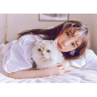 乃木坂46・与田祐希、愛猫と一緒に雑誌『bis』へ　旬のアイドル＆モデルも多数登場 画像