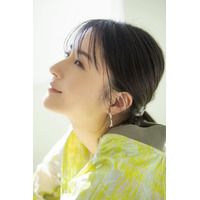 女優・松本若菜、初のフォトエッセイ『松の素』重版決定！ 画像