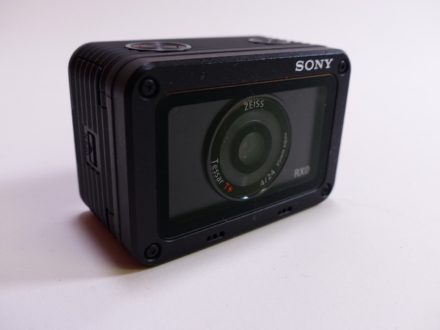 デジージョ レビュー】ソニーの超小型カメラ『DSC-RX0』と一緒に海や山 